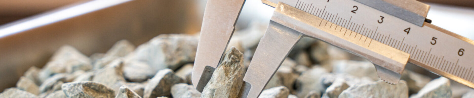 Испытание щебня и гравия из плотных горных пород для строительных работ